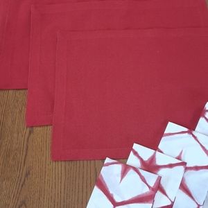 Pier 1 imports set of 4 placemats and napkins
